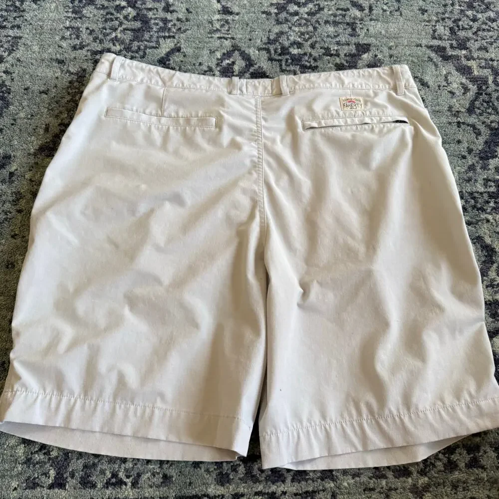 Faherty Men’s 9” Inseam All Day Shorts in Stone- Size 38